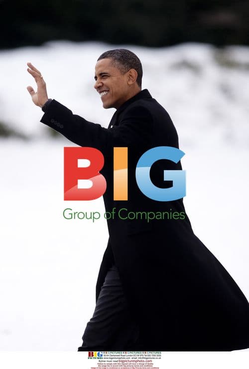 Obama Walks to Marine One