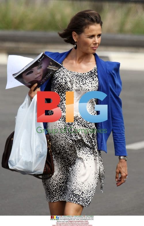 Antonia Kidman Leaves Office with Bump