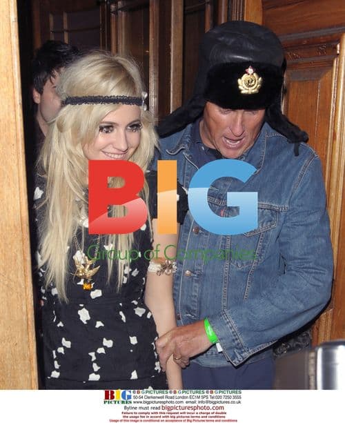 Pixie Lott leaves Hard Rock Cafe in London