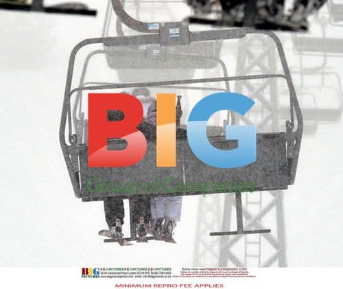 Geri Halliwell skiing with boyfriend