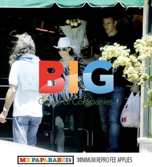 Dannii Minogue and Chris Smith on Vacation in Cape Town