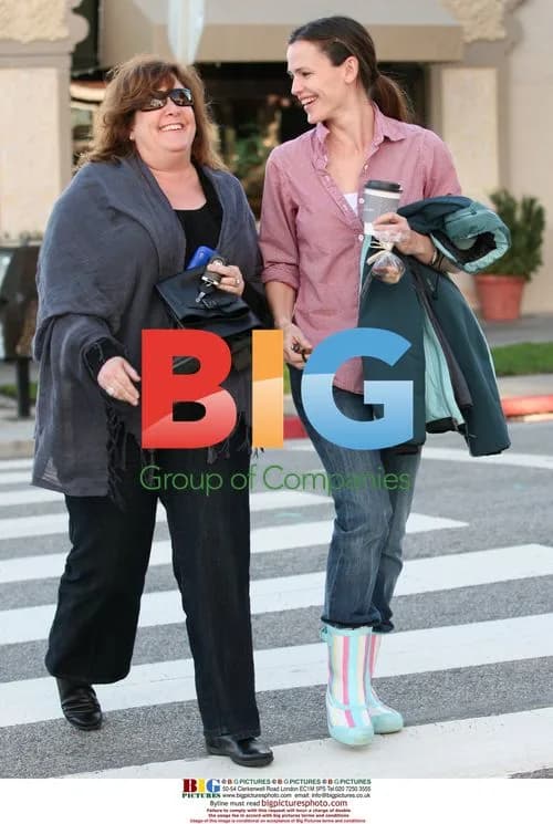 Jennifer Garner Leaving Coffee Shop