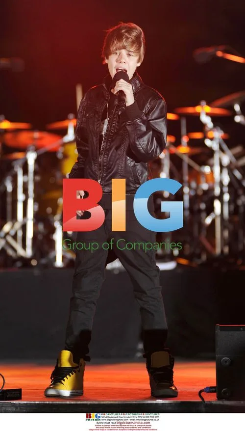 Justin Bieber Rehearses for CBS Show