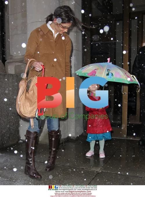 Katie Holmes and Suri Braving Blizzard
