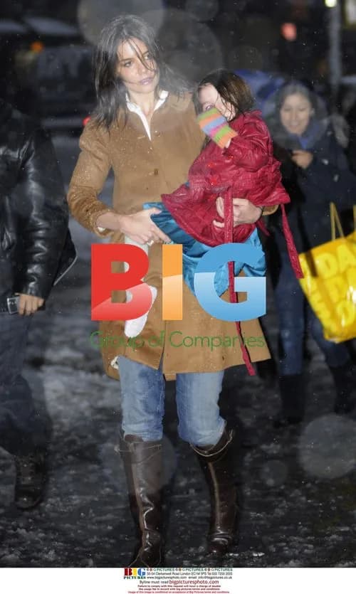 Katie Holmes and Suri Cruise in New York Snow