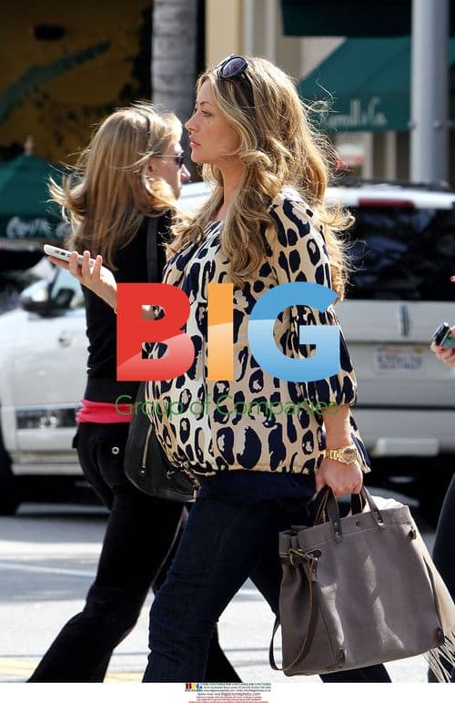 Pregnant Rebecca Gayheart Shopping in Beverly Hills