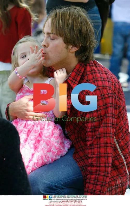 Larry Birkhead and Dannielynn at Farmers Market