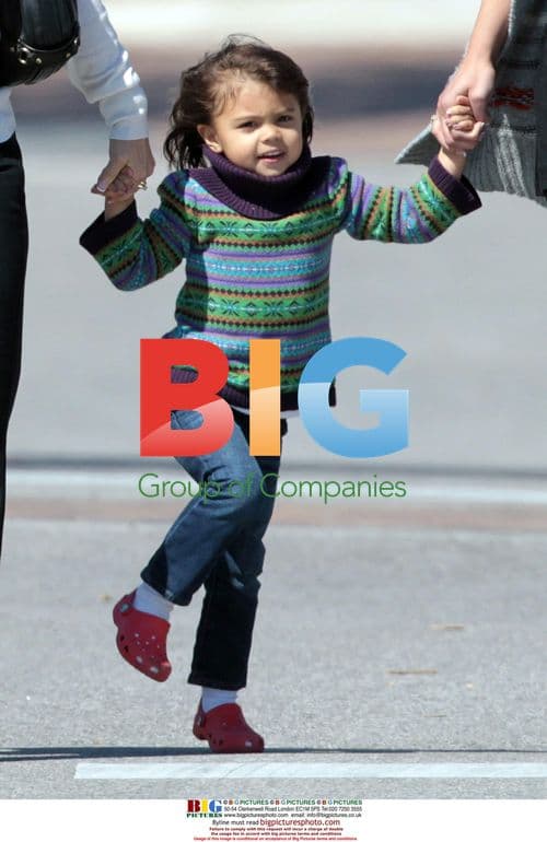 Elin Nordegren and daughter Sam out with nanny