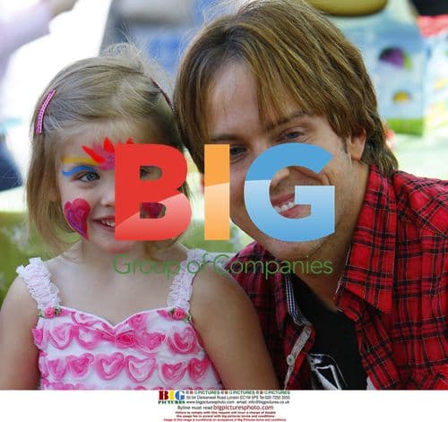 Larry Birkhead and Dannielynn at Farmers Market