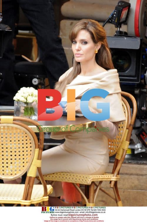 Angelina Jolie on 'The Tourist' set