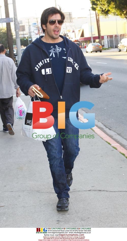 Eli Roth Leaves Restaurant with Doggie Bag