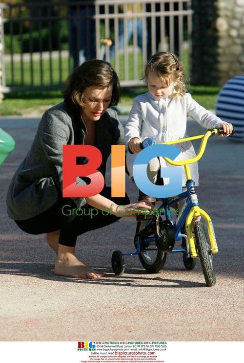 Milla Jovovich with daughter in Beverly Hills park