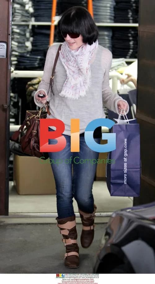 Selma Blair Shopping in LA