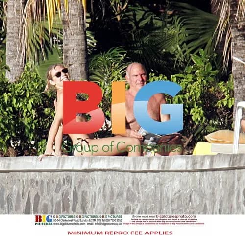 Prince Harry's ex Chelsy Davy relaxes on Mauritius beach