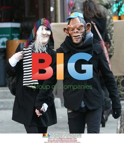 Ashlee Simpson and Pete Wentz at Costume Shop