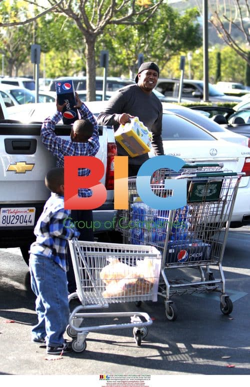 Master P and sons grab snacks