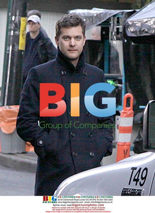 Joshua Jackson and Diane Kruger on Fringe Set