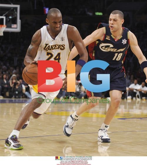 Kobe Bryant Defended by Anthony Parker