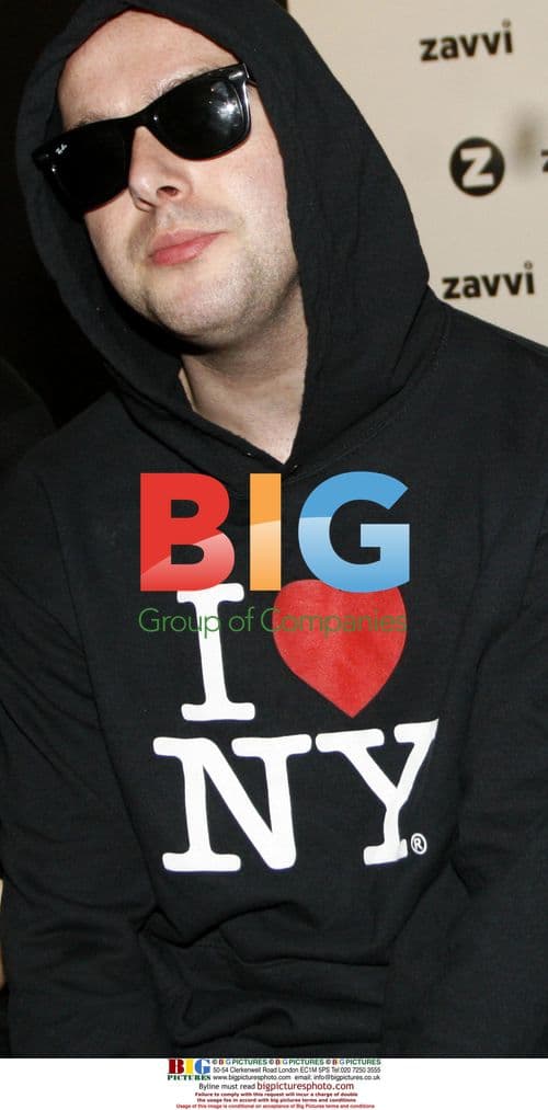 Glasvegas Debut Album Signing