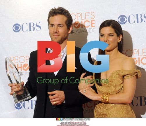 Ryan Reynolds and Sandra Bullock at 2010 People's Choice Awards