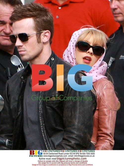 Cristina Aguilera on 'Burlesque' set