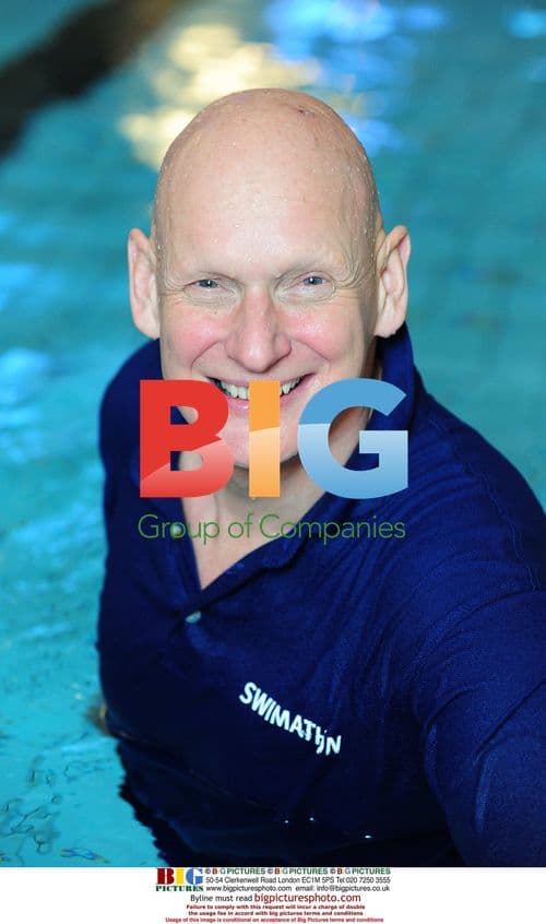 Zoe Salmon and Duncan Goodhew launch 2010 Swimathon