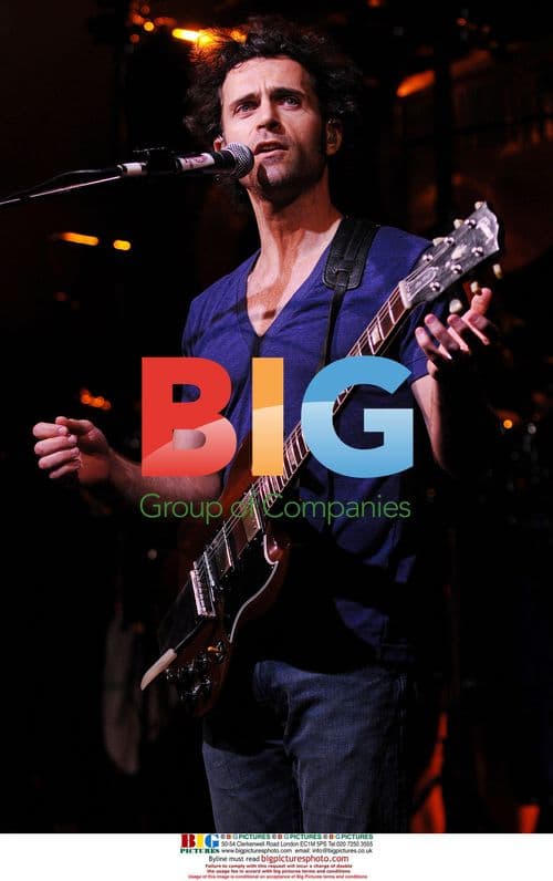 Dweezil Zappa Performs on 'Zappa Plays Zappa' Tour