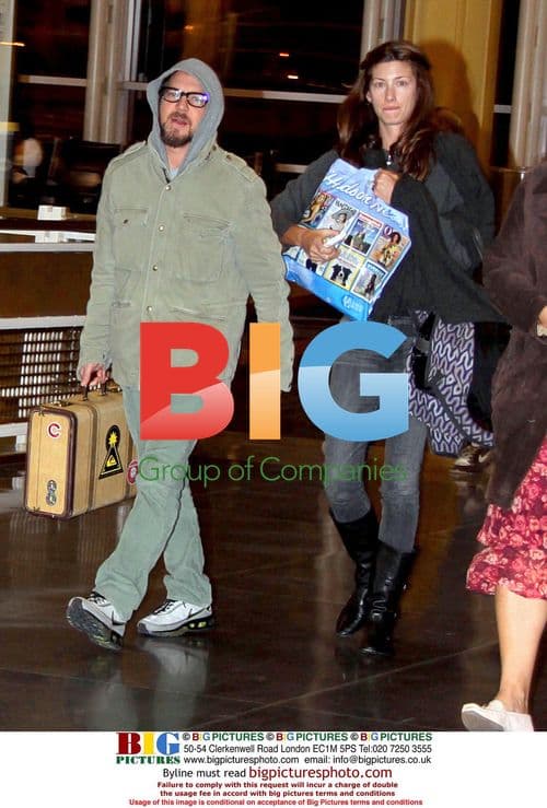 Eddie Vedder and Jill McCormick at Dulles Airport