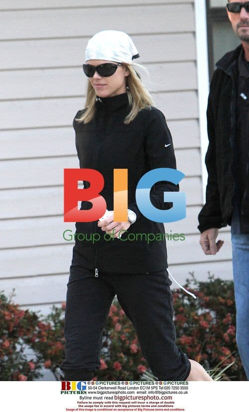 Elin Nordegren Dropping Off Daughter