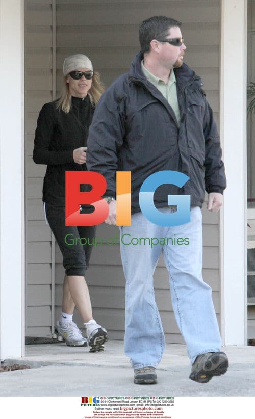 Elin Nordegren dropping off daughter Sam at pre-school