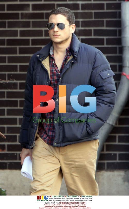 Wentworth Miller takes a break on 'Resident Evil 4' set