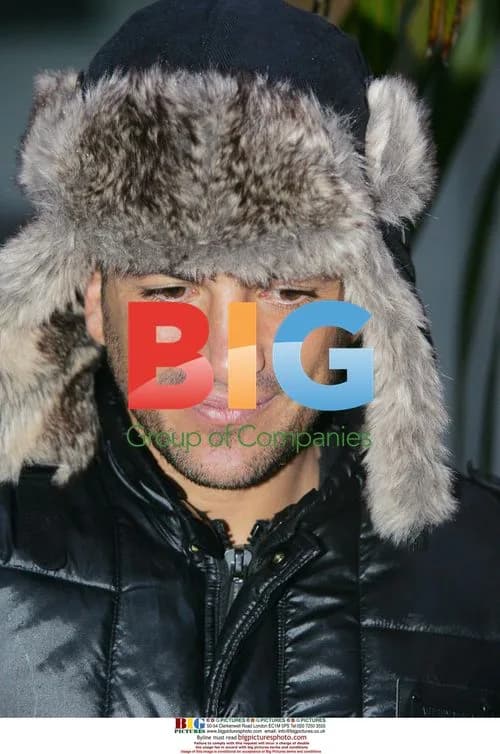 Peter Andre with Kids at Starbucks
