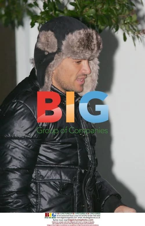 Peter Andre with kids at Starbucks