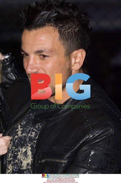 Peter Andre and Kids Shopping