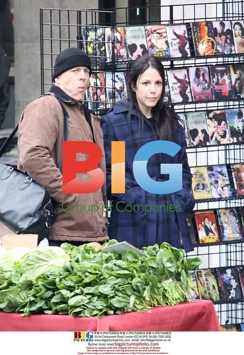 Bruce Willis and Mary Louise Parker on set of "Red"