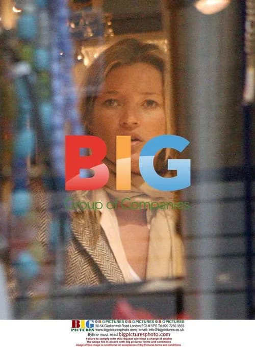 Kate Moss Shopping at Antiques Jewellery Store