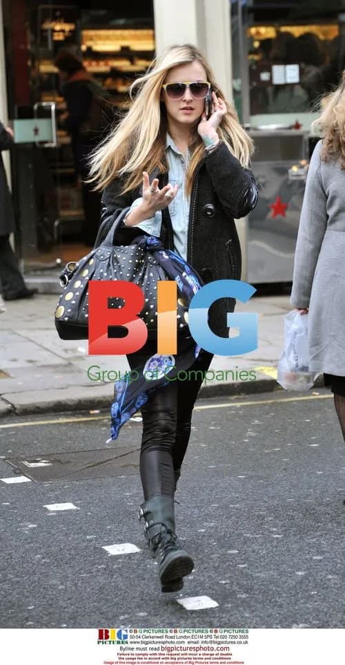 Fearne Cotton leaving Radio 1 studios