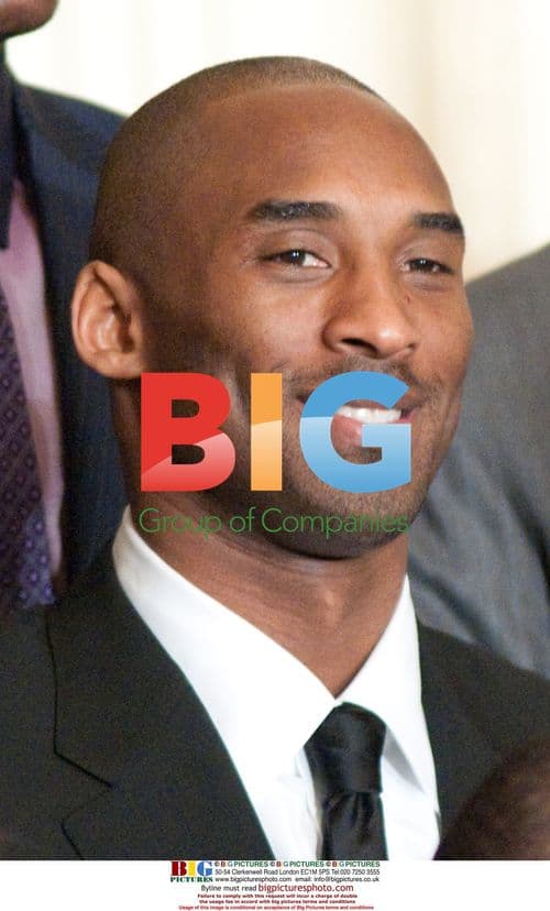 Obama Welcomes NBA Champs Lakers