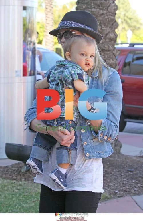 Elin Nordegren and Son Charlie at Mall