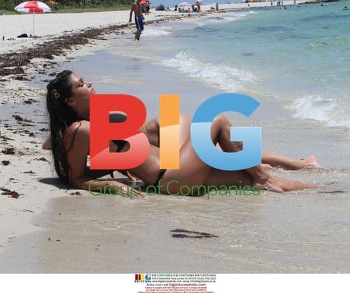 Glamour Models Amie Buck and Casey Batchelor on Miami Beach