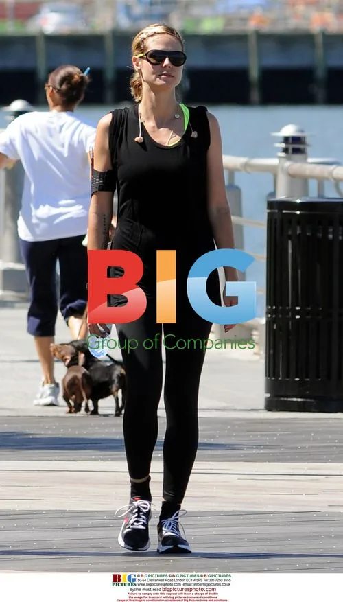 Heidi Klum on NYC Pier