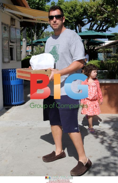 Adam Sandler gets pizza with daughter