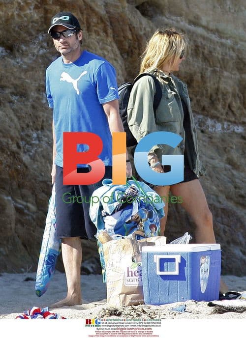 David Duchovny and Tea Leoni with children