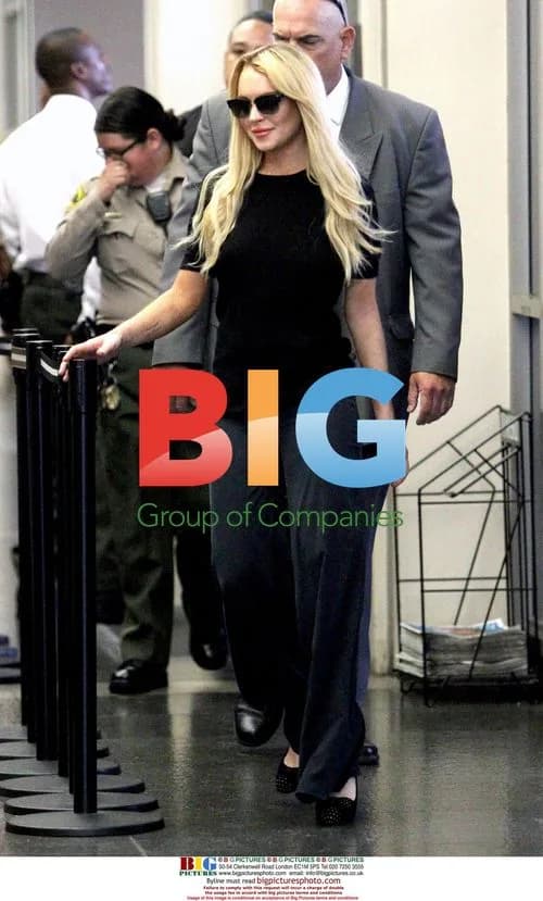 Lindsay Lohan Arrives at Court