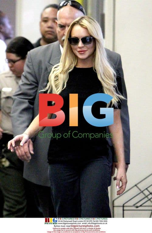 Lindsay Lohan Arrives at Court