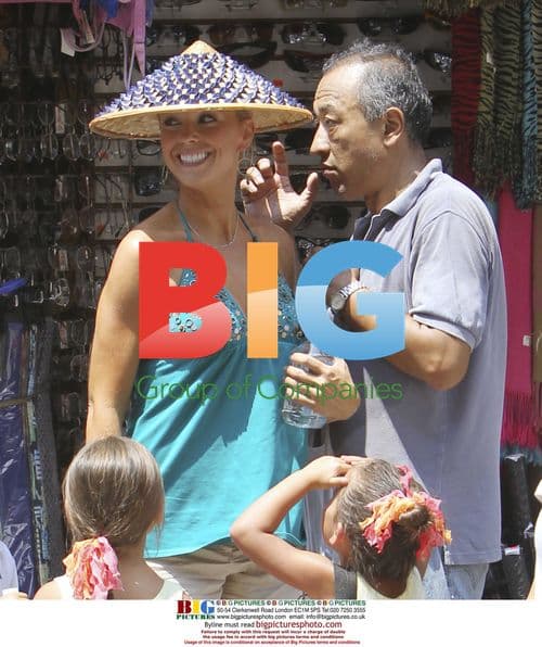 Kate Gosselin and Kids Explore Chinatown