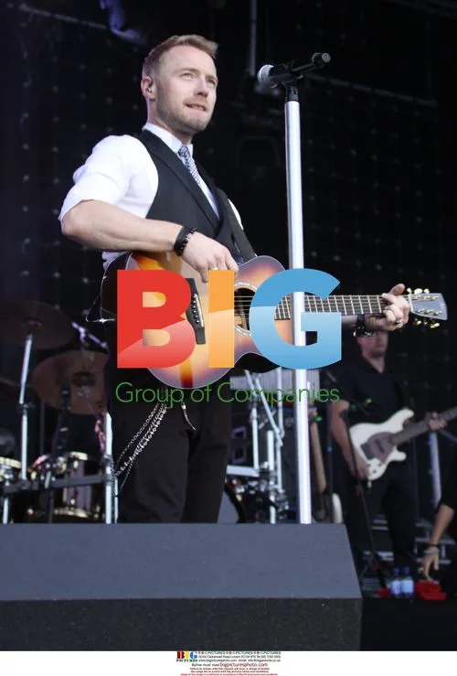 Ronan Keating Performs After Cheating Scandal