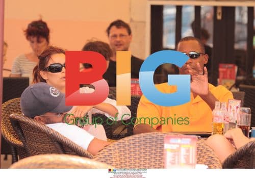 Eva Longoria and friends relax on yacht in Hvar