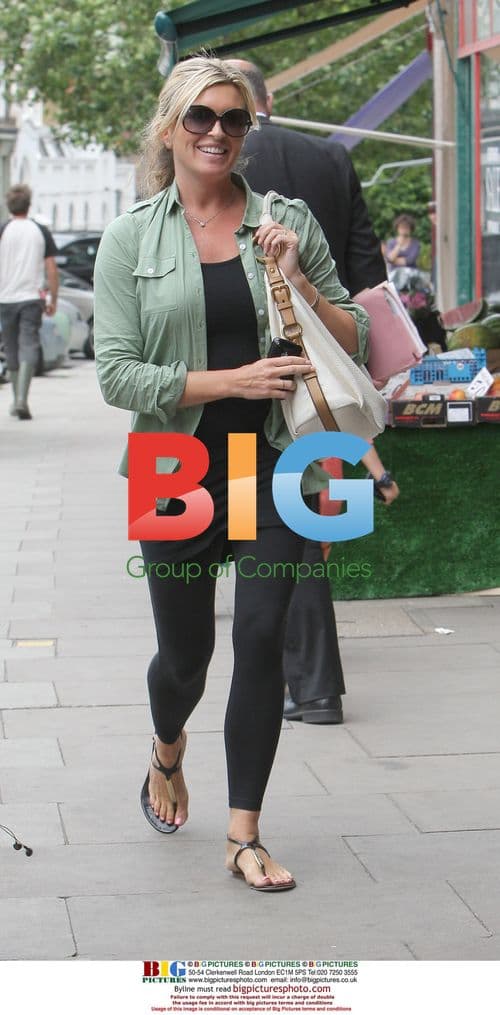 Tina Hobley Eating Lunch in London