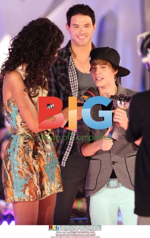 Justin Bieber Wins 3 Much Music Video Awards